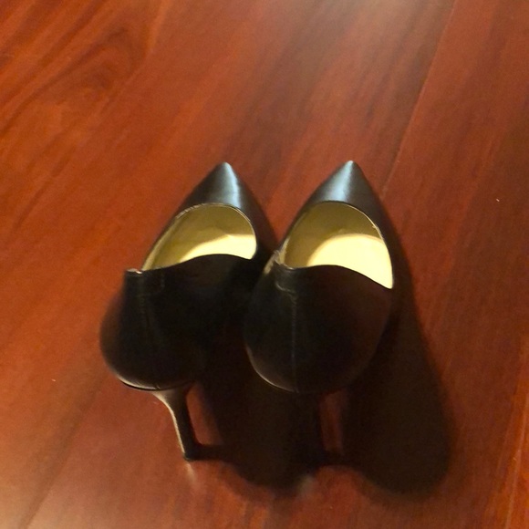 Black pointy heels - Picture 2 of 3